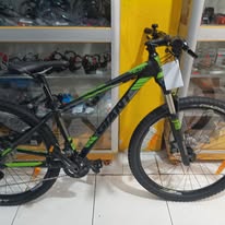 Bicicleta rin 27.5 marca Giant talon 1 con grupo 2x10