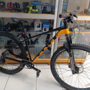 Bicicleta rin 29 marca Cliff Rock 2 con grupo 1x11
